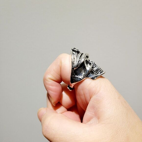 Brand New Silver Skull Captain Ring #2 Adjustable Size - Picture 4 of 8